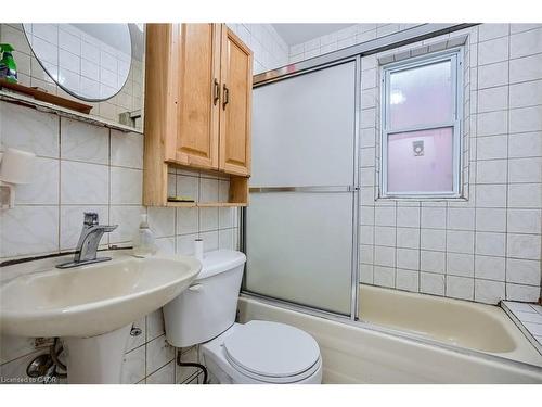 30 Webber Avenue, Hamilton, ON - Indoor Photo Showing Bathroom