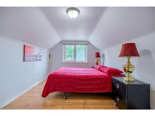 30 Webber Avenue, Hamilton, ON - Indoor Photo Showing Bedroom