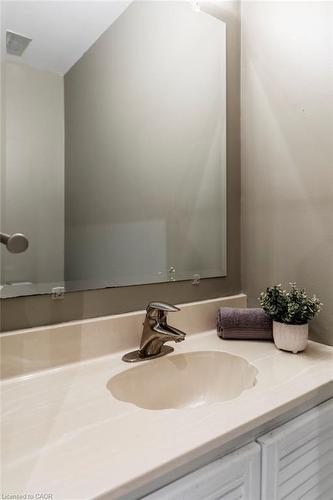 3-1556 Kerns Road, Burlington, ON - Indoor Photo Showing Bathroom