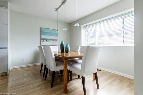 3-1556 Kerns Road, Burlington, ON - Indoor Photo Showing Dining Room