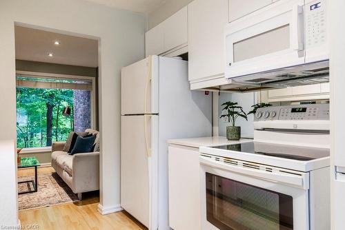 3-1556 Kerns Road, Burlington, ON - Indoor Photo Showing Kitchen