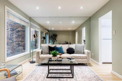 3-1556 Kerns Road, Burlington, ON - Indoor Photo Showing Living Room