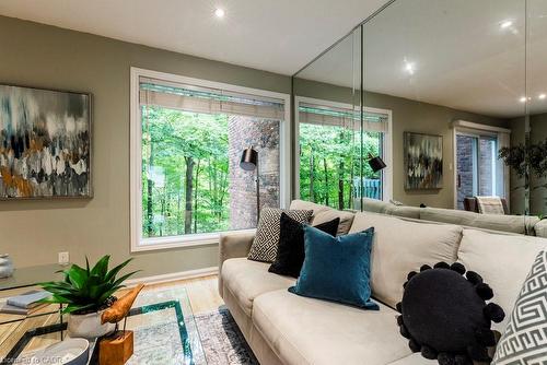 3-1556 Kerns Road, Burlington, ON - Indoor