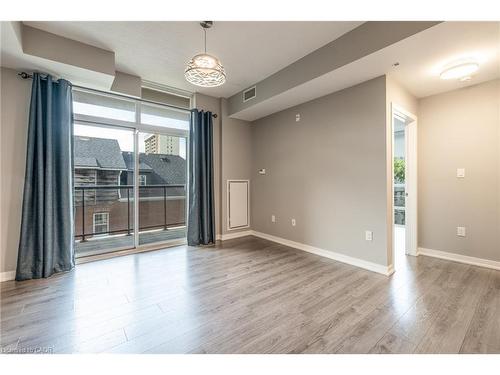 304-85 Robinson Street, Hamilton, ON - Indoor Photo Showing Other Room