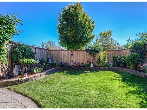 6 Osprey Court, Cambridge, ON - Outdoor With Backyard