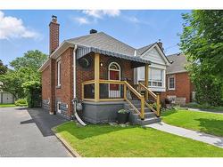 105 Weir Street S Hamilton, ON L8K 3A8