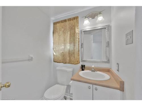 34 Phair Crescent, London, ON - Indoor Photo Showing Bathroom