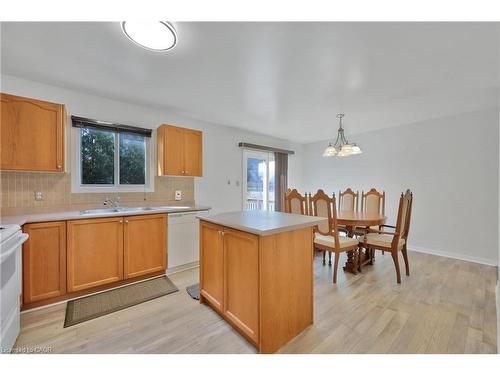 34 Phair Crescent, London, ON - Indoor Photo Showing Kitchen With Double Sink