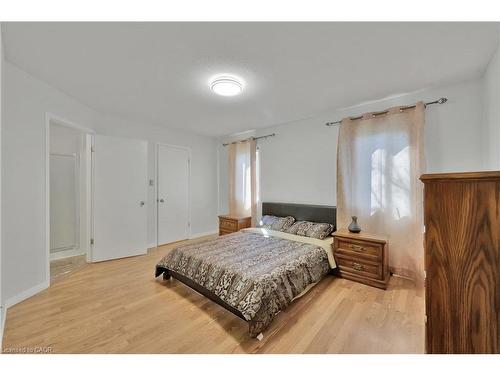 34 Phair Crescent, London, ON - Indoor Photo Showing Bedroom