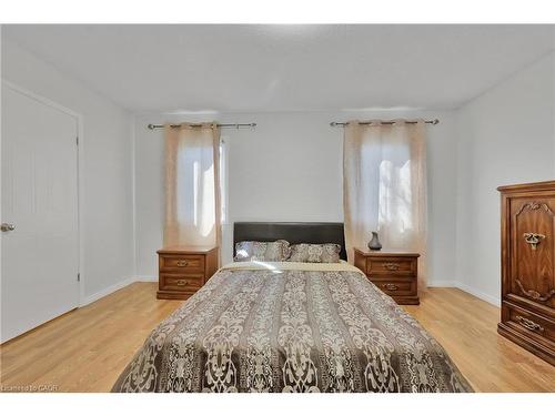 34 Phair Crescent, London, ON - Indoor Photo Showing Bedroom