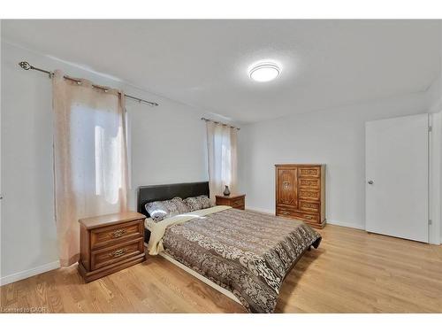 34 Phair Crescent, London, ON - Indoor Photo Showing Bedroom