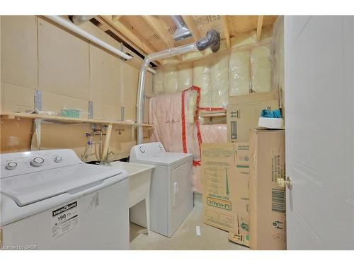 34 Phair Crescent, London, ON - Indoor Photo Showing Laundry Room