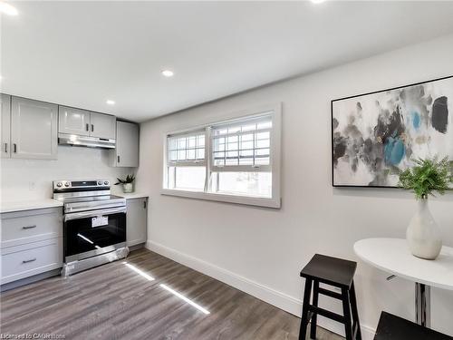 54 Fairview Avenue, Hamilton, ON - Indoor Photo Showing Kitchen