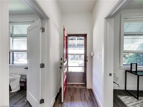 54 Fairview Avenue, Hamilton, ON - Indoor Photo Showing Other Room