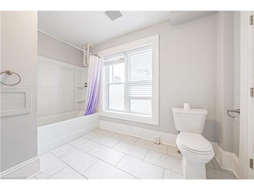 Upper-189 Prospect Street S, Hamilton, ON - Indoor Photo Showing Bathroom