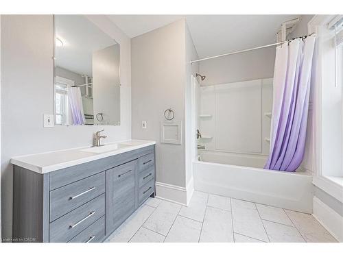 Upper-189 Prospect Street S, Hamilton, ON - Indoor Photo Showing Bathroom