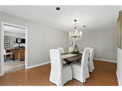 2139 Bushtrail Court, Burlington, ON - Indoor Photo Showing Dining Room