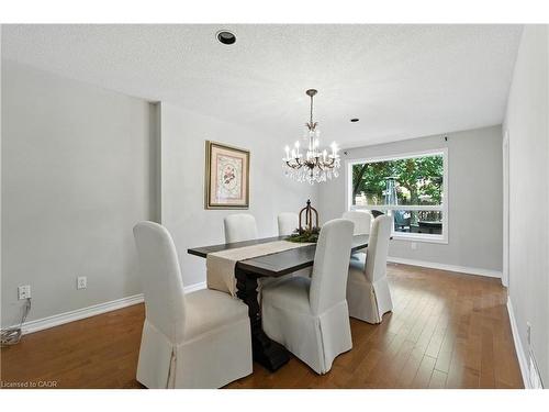 2139 Bushtrail Court, Burlington, ON - Indoor Photo Showing Dining Room