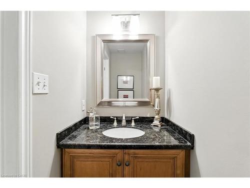 2139 Bushtrail Court, Burlington, ON - Indoor Photo Showing Bathroom