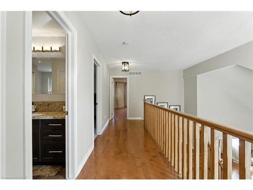 2139 Bushtrail Court, Burlington, ON - Indoor Photo Showing Other Room