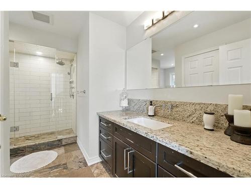 2139 Bushtrail Court, Burlington, ON - Indoor Photo Showing Bathroom