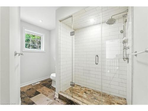 2139 Bushtrail Court, Burlington, ON - Indoor Photo Showing Bathroom