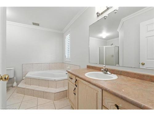 2139 Bushtrail Court, Burlington, ON - Indoor Photo Showing Bathroom