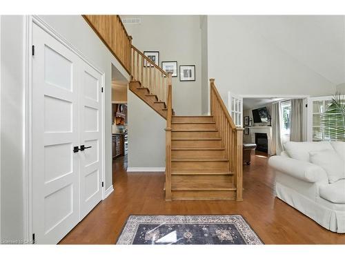 2139 Bushtrail Court, Burlington, ON - Indoor Photo Showing Other Room