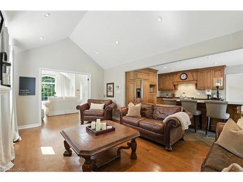 2139 Bushtrail Court, Burlington, ON - Indoor Photo Showing Living Room