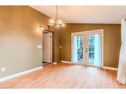 95 Paradise Road N, Hamilton, ON - Indoor Photo Showing Other Room