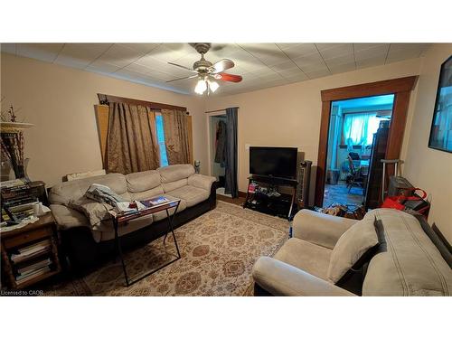 167 Balmoral Avenue S, Hamilton, ON - Indoor Photo Showing Living Room