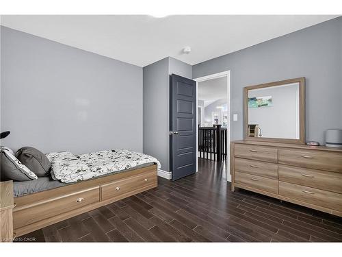59 Netherwood Road, Kitchener, ON - Indoor Photo Showing Bedroom