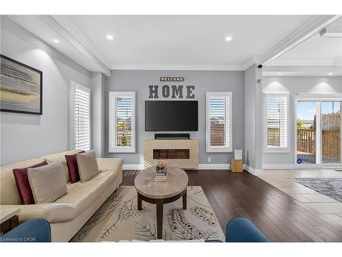 59 Netherwood Road, Kitchener, ON - Indoor Photo Showing Living Room