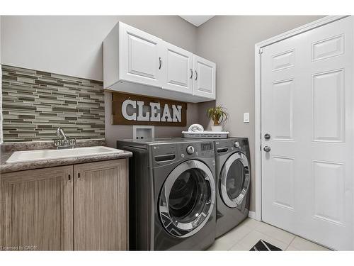 59 Netherwood Road, Kitchener, ON - Indoor Photo Showing Laundry Room