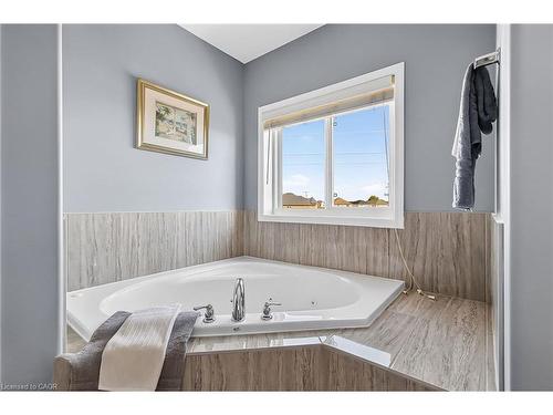 59 Netherwood Road, Kitchener, ON - Indoor Photo Showing Bathroom