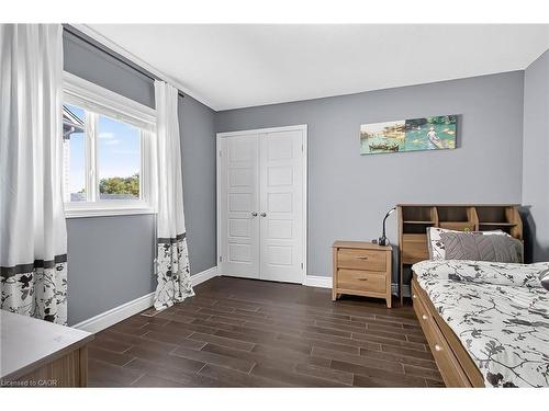 59 Netherwood Road, Kitchener, ON - Indoor Photo Showing Bedroom