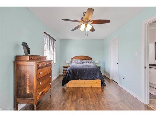 70 Polaris Court, Hamilton, ON - Indoor Photo Showing Bedroom