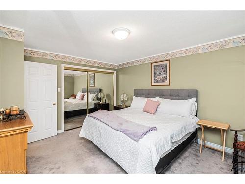 36-10 Wentworth Drive, Grimsby, ON - Indoor Photo Showing Bedroom