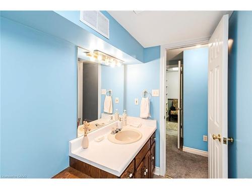 36-10 Wentworth Drive, Grimsby, ON - Indoor Photo Showing Bathroom