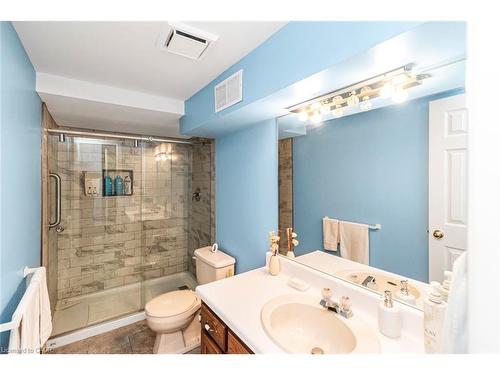 36-10 Wentworth Drive, Grimsby, ON - Indoor Photo Showing Bathroom