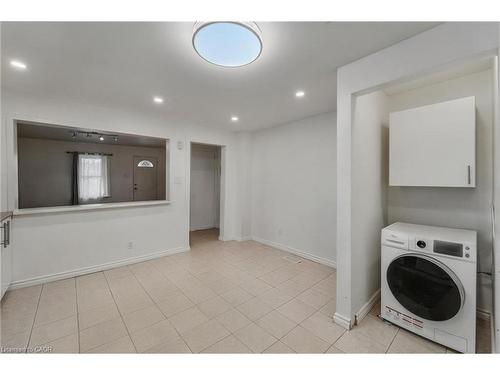 95 Adeline Street, Ottawa, ON - Indoor Photo Showing Laundry Room