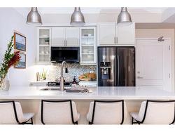 203-81 Robinson Street  Hamilton, ON L8P 0C2