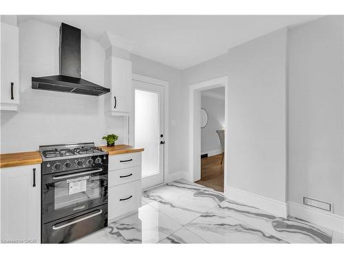 10 Gordon Street, Hamilton, ON - Indoor