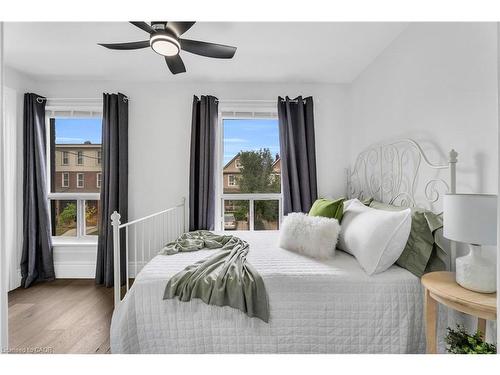 10 Gordon Street, Hamilton, ON - Indoor Photo Showing Bedroom