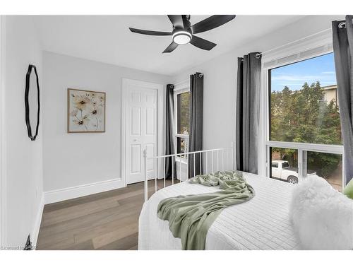 10 Gordon Street, Hamilton, ON - Indoor Photo Showing Bedroom