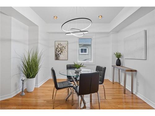 1348 Augustine Drive, Burlington, ON - Indoor Photo Showing Dining Room