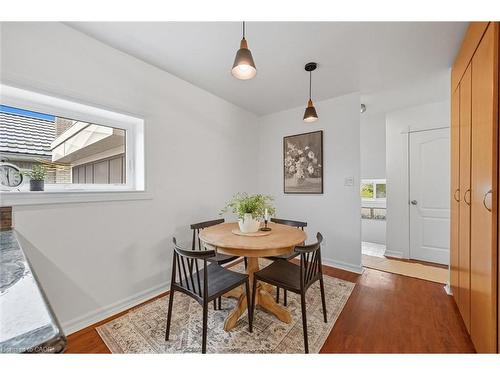 1348 Augustine Drive, Burlington, ON - Indoor Photo Showing Dining Room