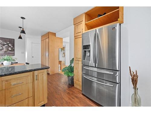 1348 Augustine Drive, Burlington, ON - Indoor Photo Showing Kitchen