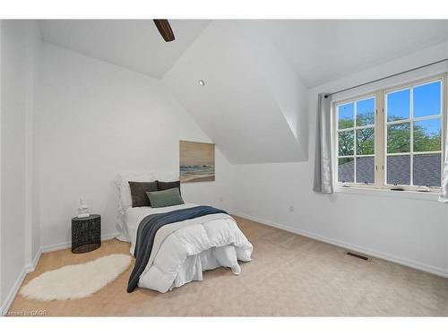 1348 Augustine Drive, Burlington, ON - Indoor Photo Showing Bedroom