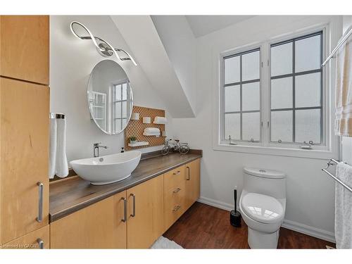1348 Augustine Drive, Burlington, ON - Indoor Photo Showing Bathroom
